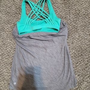 Lululemon tank top w/ bra
